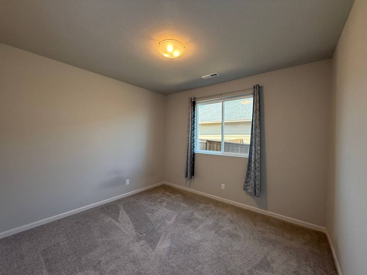 House for rent at 4057 SW Reindeer Ave, Redmond, OR 97756