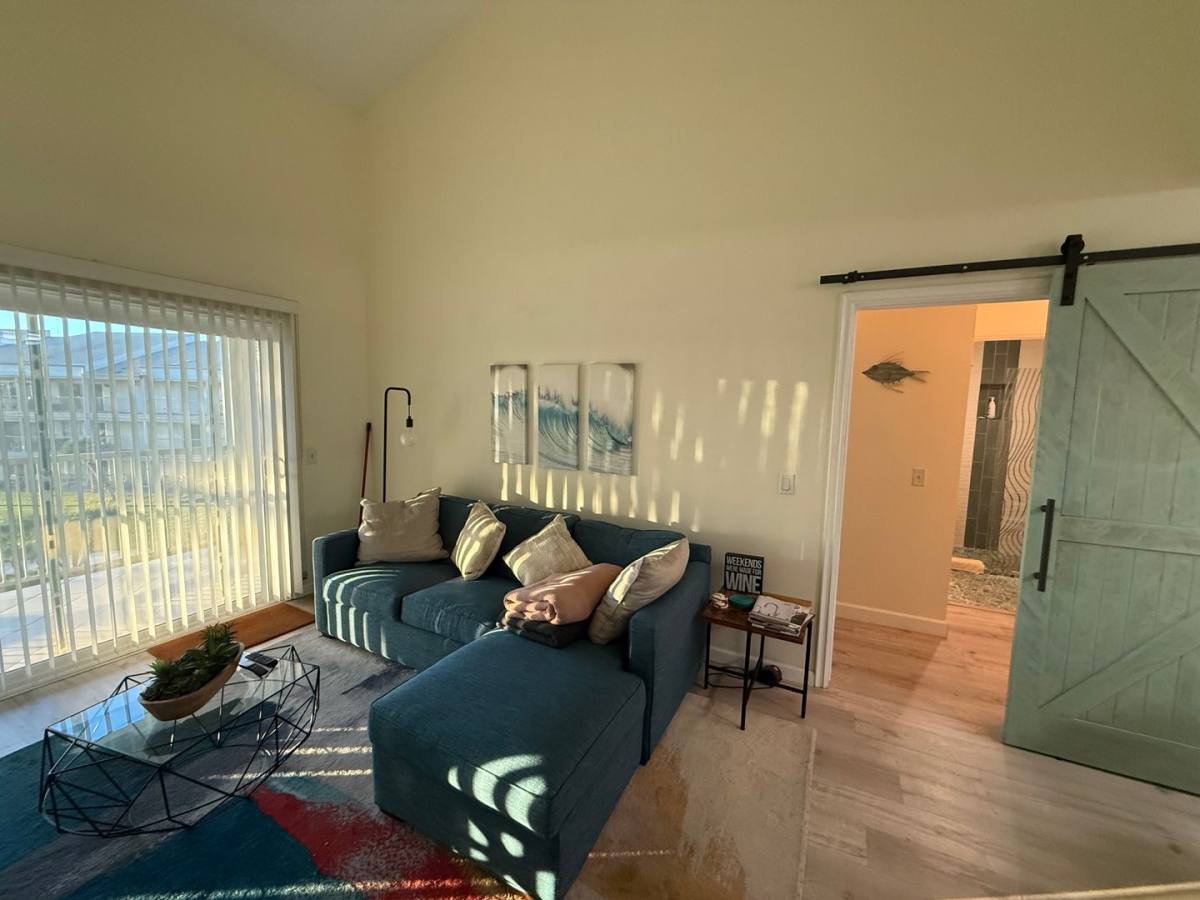House for rent at 836 Bluewater Way, Port Hueneme, CA 93041