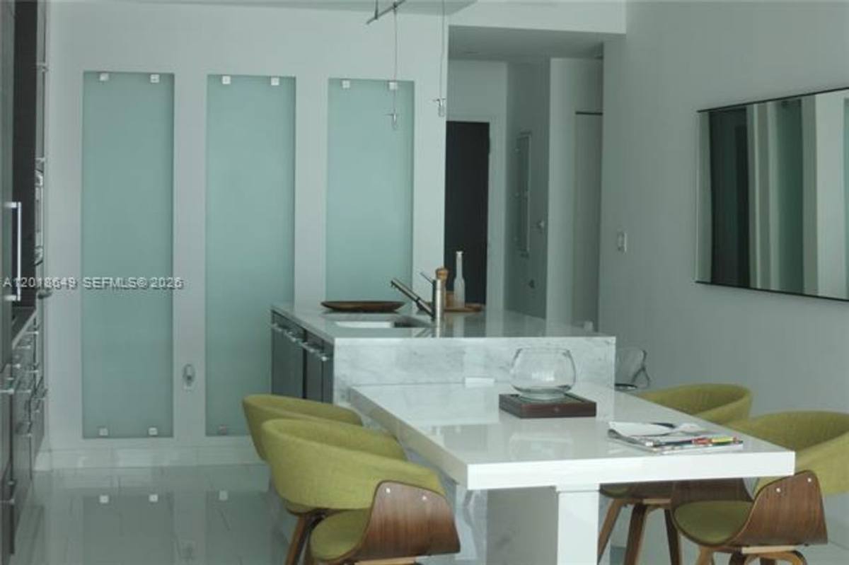Apartment for rent at 900 Biscayne Blvd, Miami, FL 33132