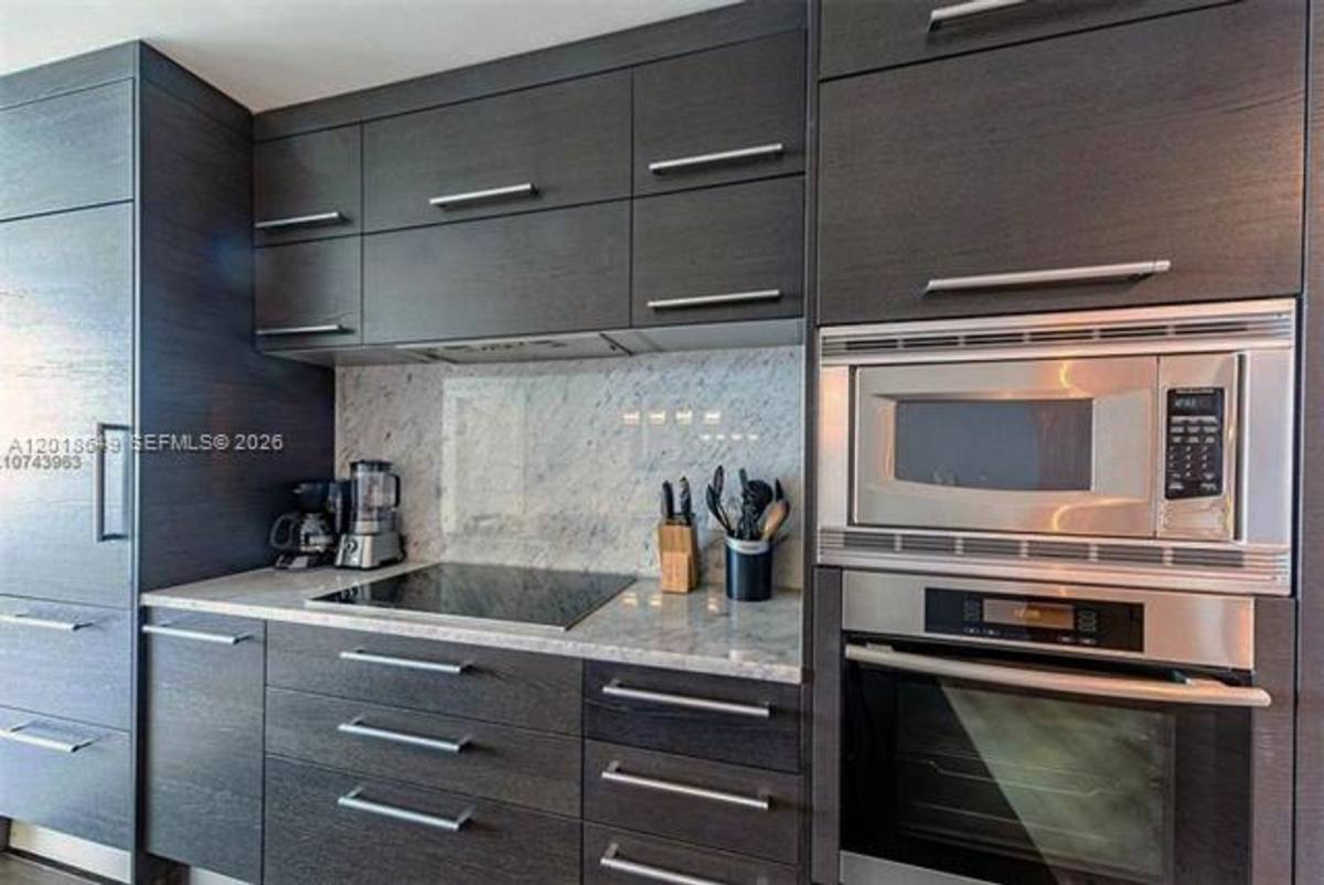 Apartment for rent at 900 Biscayne Blvd, Miami, FL 33132