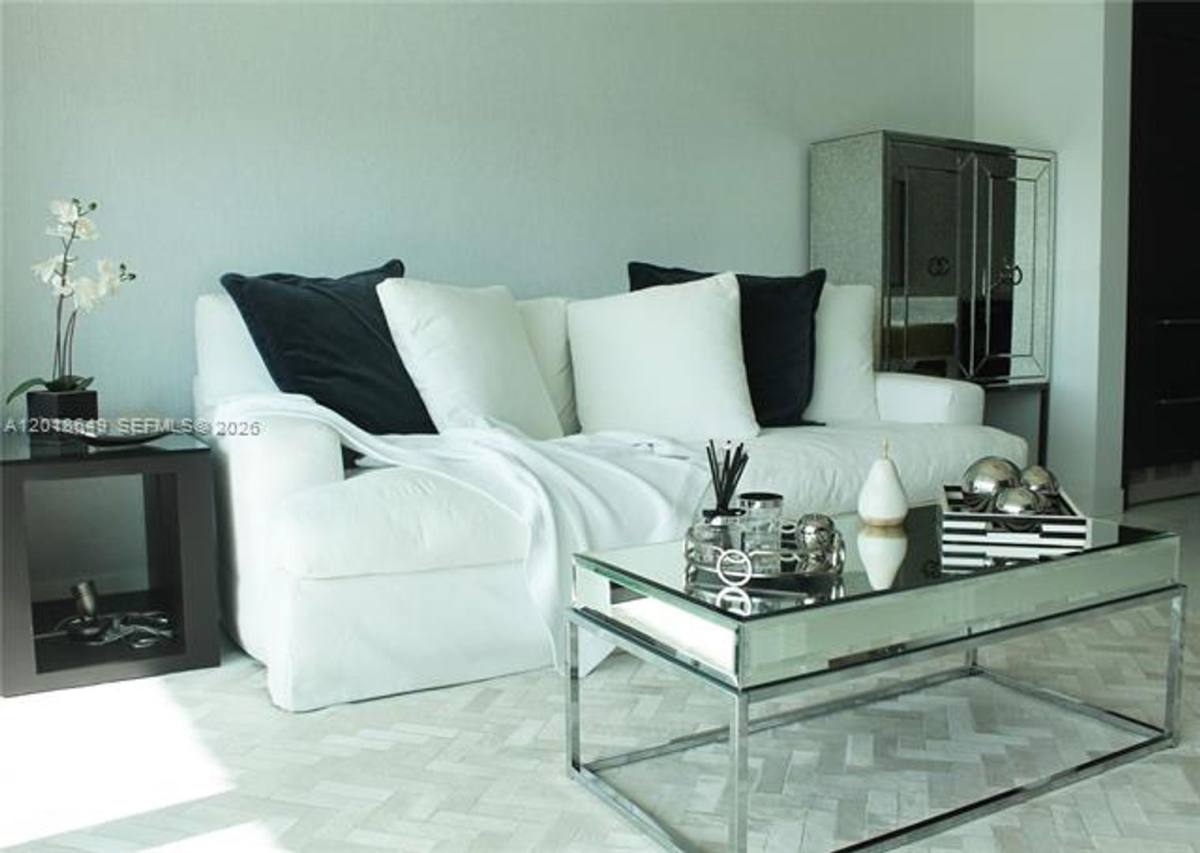 Apartment for rent at 900 Biscayne Blvd, Miami, FL 33132