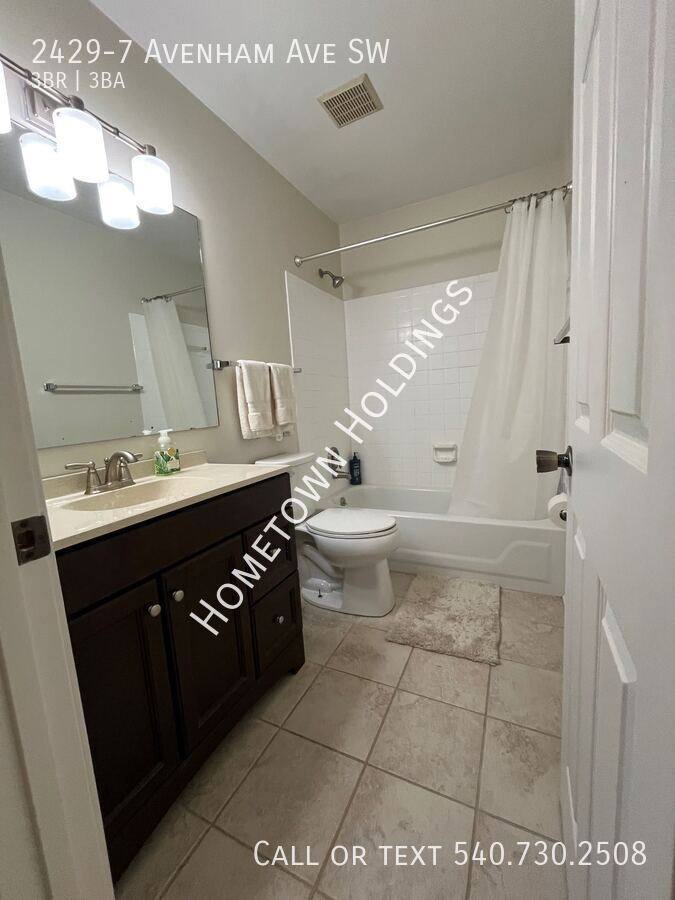 House for rent at 2429-7 Avenham Ave SW, Roanoke, VA 24014