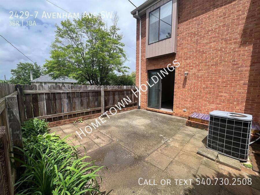 House for rent at 2429-7 Avenham Ave SW, Roanoke, VA 24014