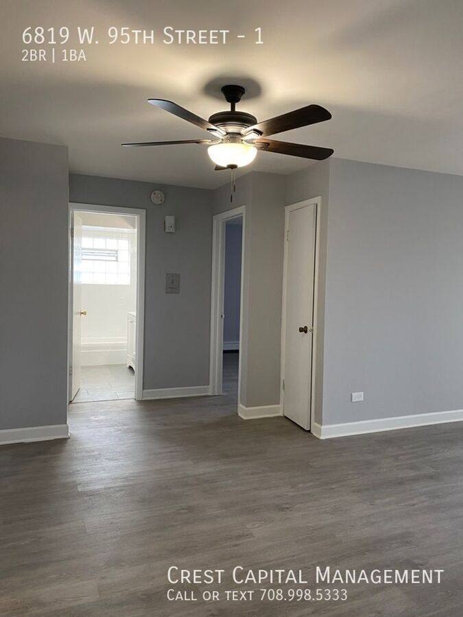 Apartment for rent at 6819 W 95th St #16, Oak Lawn, IL 60453