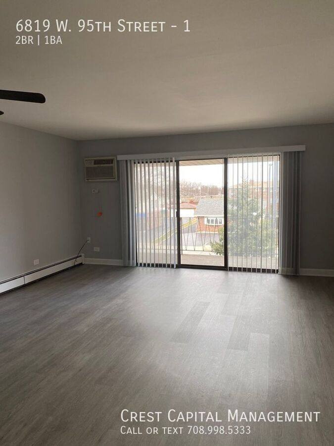Apartment for rent at 6819 W 95th St #16, Oak Lawn, IL 60453