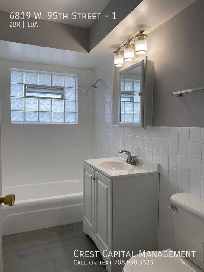 Apartment for rent at 6819 W 95th St #16, Oak Lawn, IL 60453