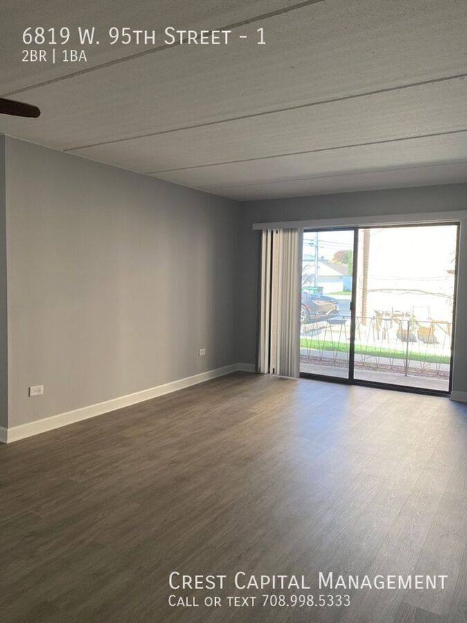 Apartment for rent at 6819 W 95th St #16, Oak Lawn, IL 60453