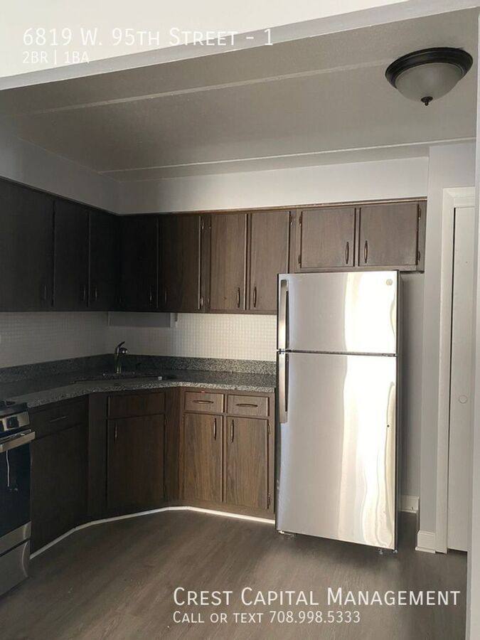 Apartment for rent at 6819 W 95th St #16, Oak Lawn, IL 60453
