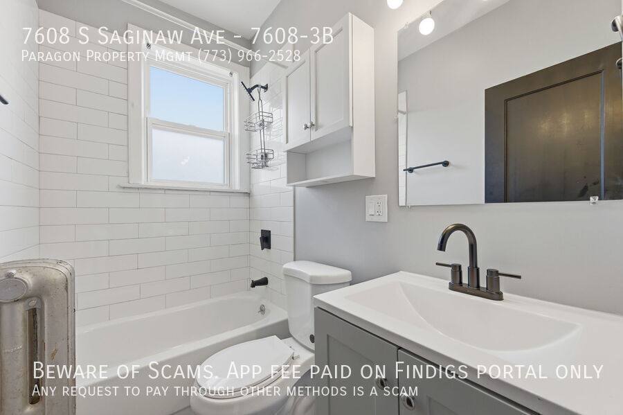 Apartment for rent at 7608 S Saginaw Ave #3B, Chicago, IL 60649