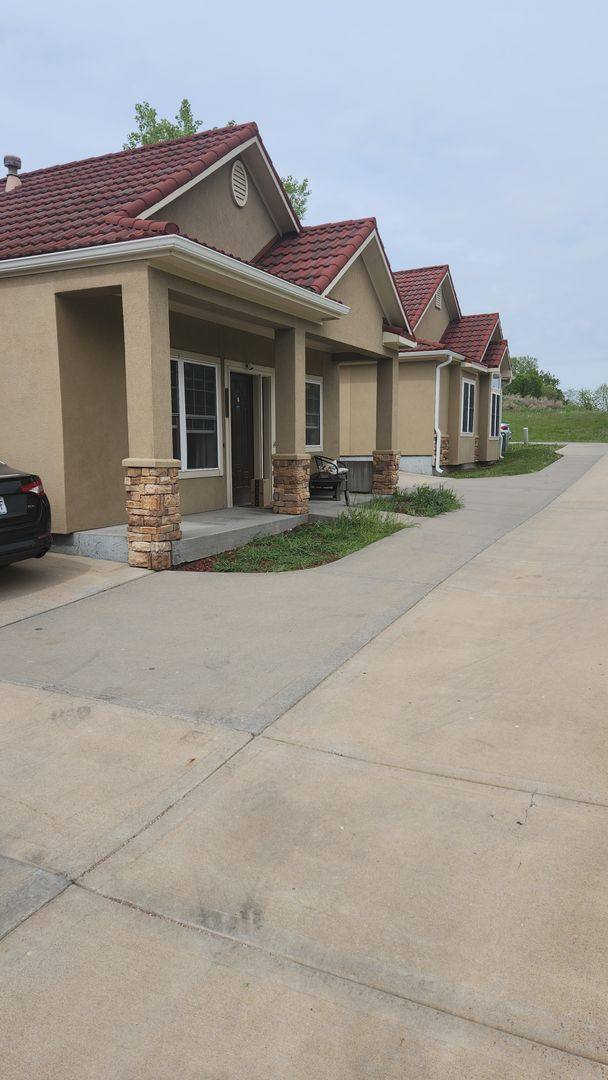 Apartment for rent at 1321A NE 39th St, Kansas City, MO 64116