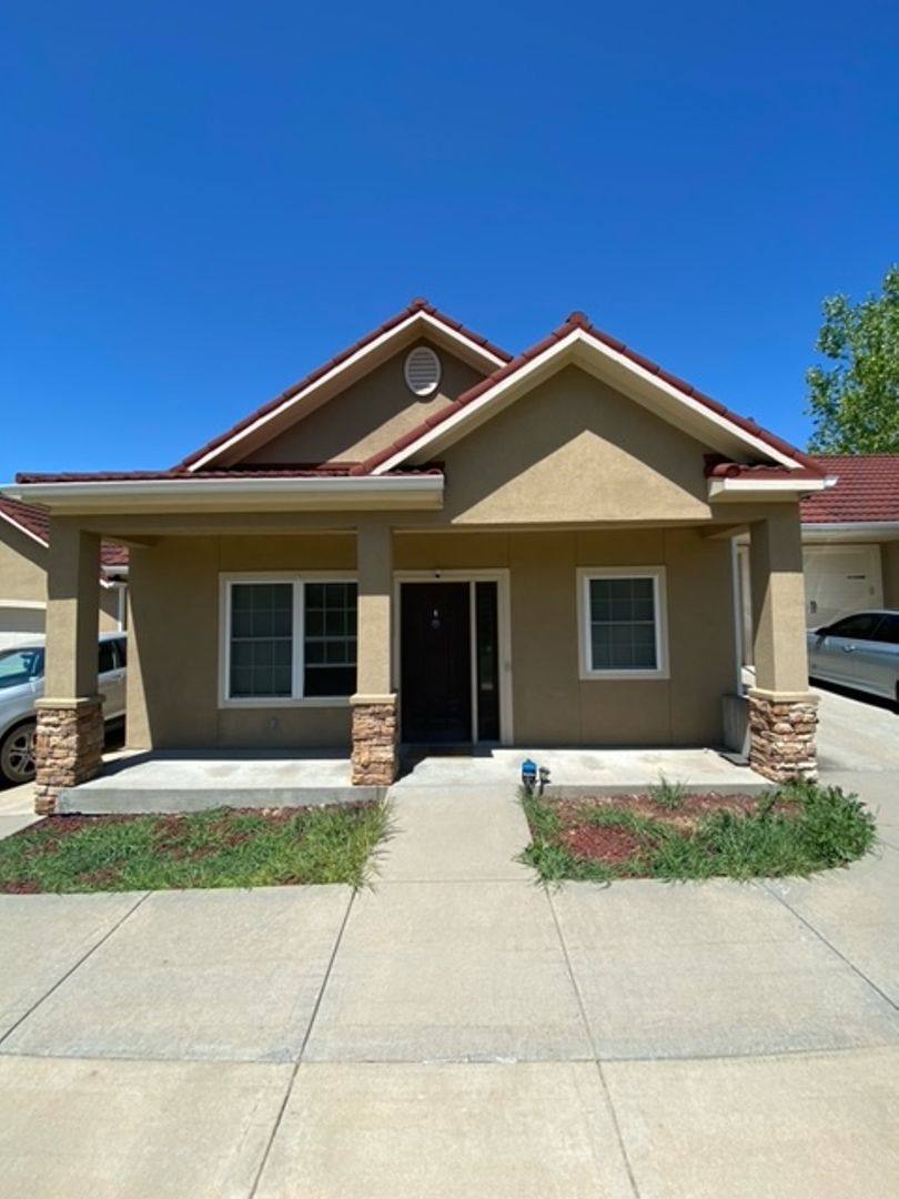 Apartment for rent at 1321A NE 39th St, Kansas City, MO 64116