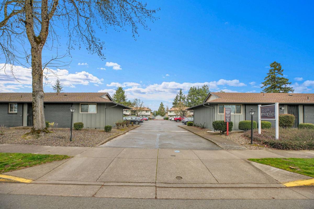 Apartment for rent at 625 34th Avenue, SE, Albany, OR 97322
