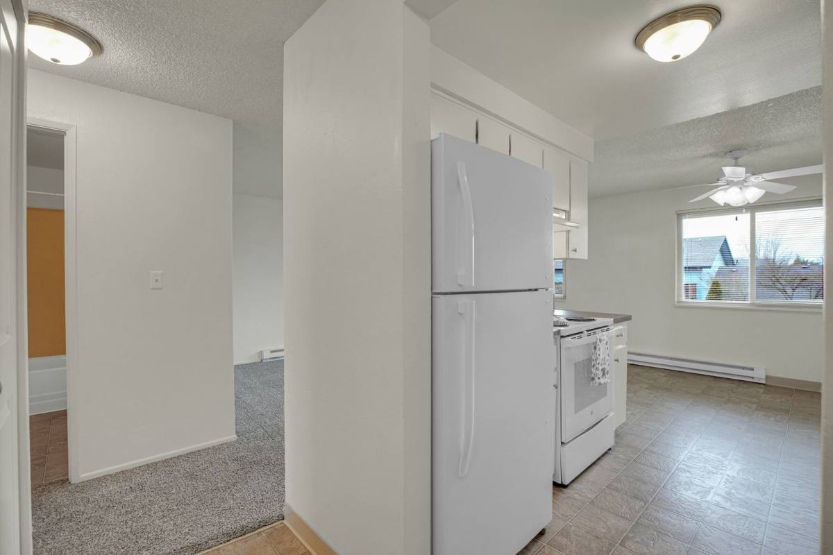 Apartment for rent at 625 34th Avenue, SE, Albany, OR 97322