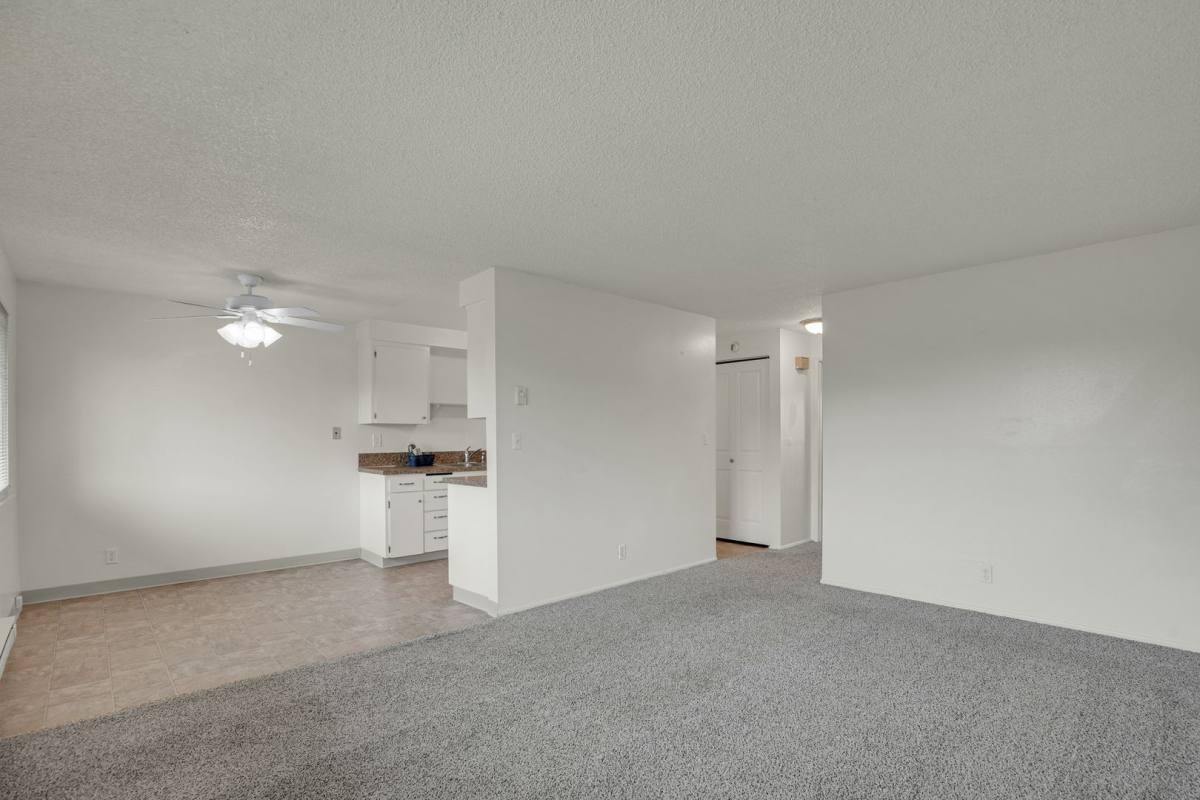 Apartment for rent at 625 34th Avenue, SE, Albany, OR 97322