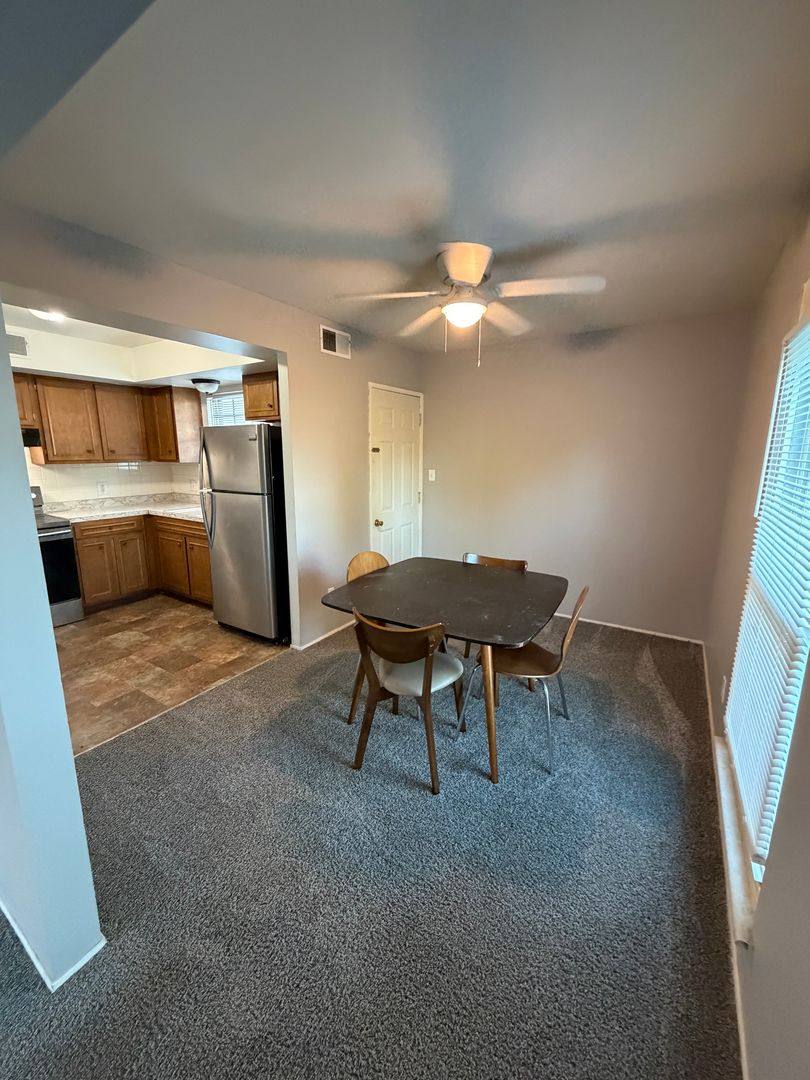 Apartment for rent at 919 W Crestwood Dr, Peoria, IL 61614