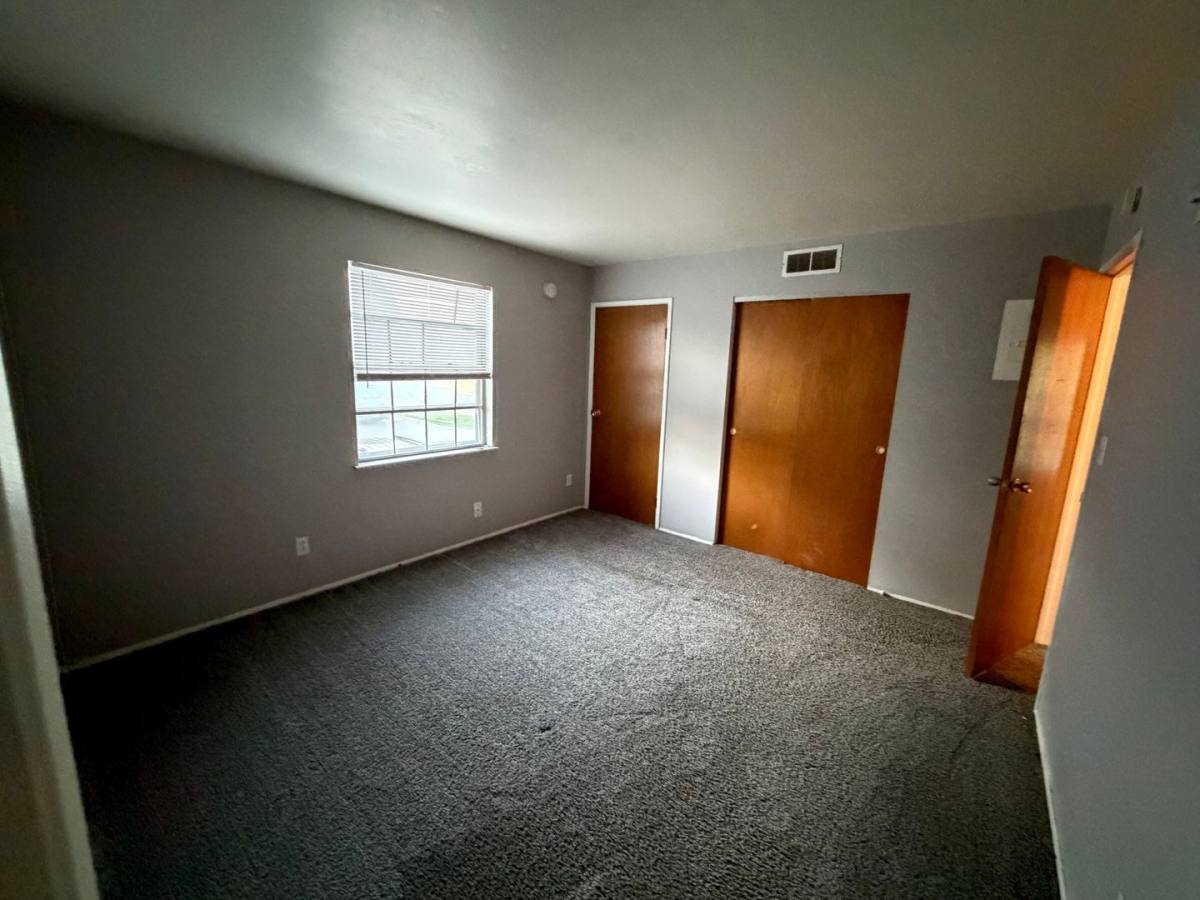 Apartment for rent at 919 W Crestwood Dr, Peoria, IL 61614