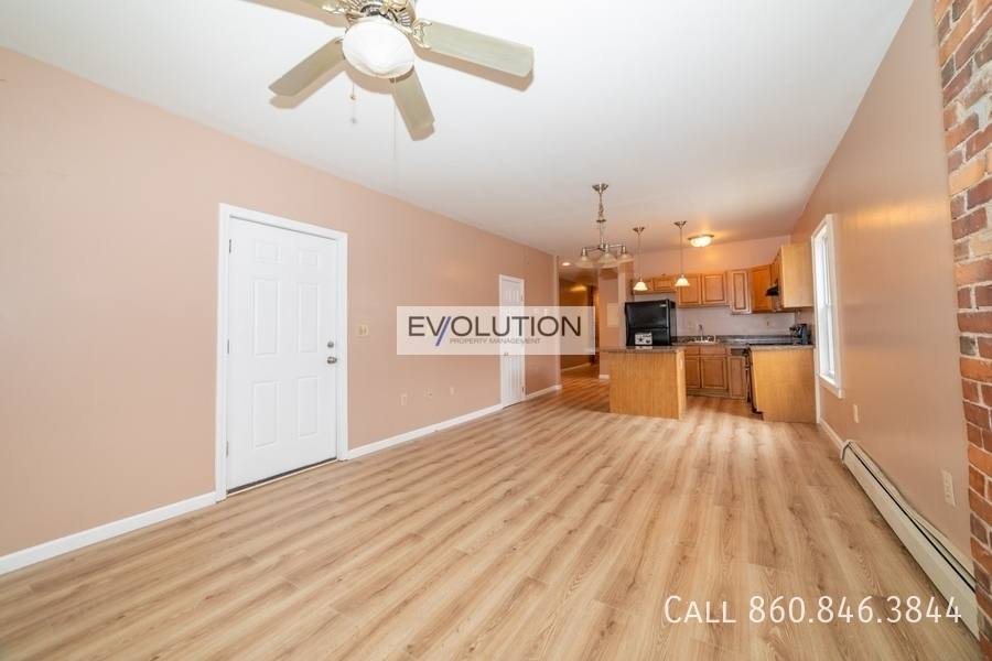 Apartment for rent at 146 Park Terrace #2, Hartford, CT 06106