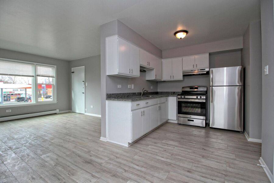 Apartment for rent at 9845 S Cicero Ave #1N, Oak Lawn, IL 60453