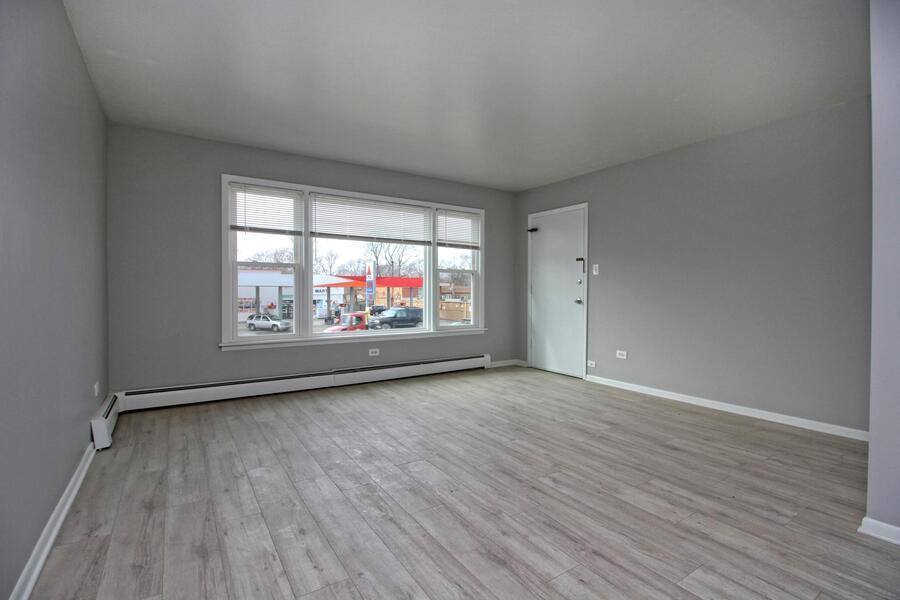 Apartment for rent at 9845 S Cicero Ave #1N, Oak Lawn, IL 60453