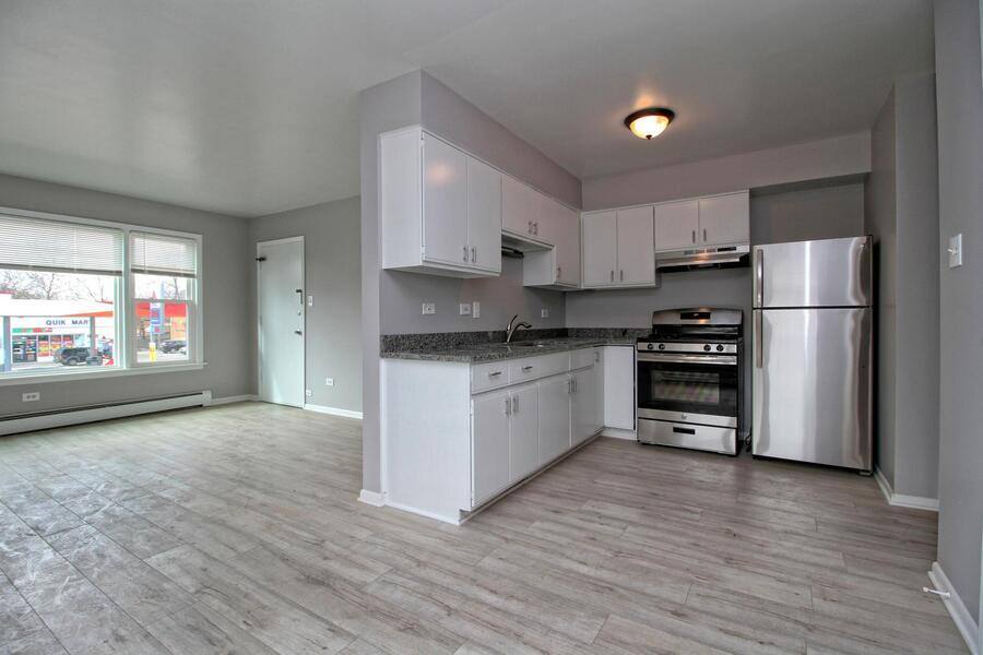 Apartment for rent at 9845 S Cicero Ave #1N, Oak Lawn, IL 60453