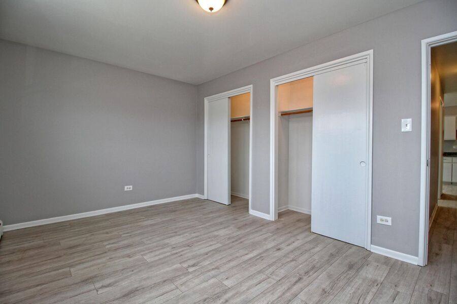 Apartment for rent at 9845 S Cicero Ave #1N, Oak Lawn, IL 60453