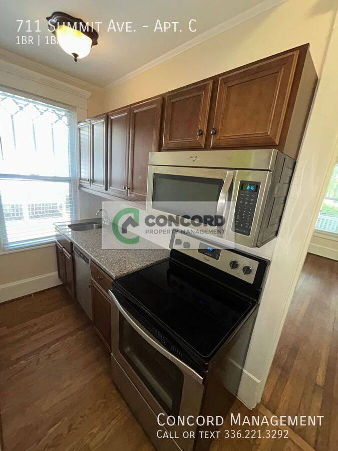 Apartment for rent at 711 Summit Ave #C, Greensboro, NC 27405