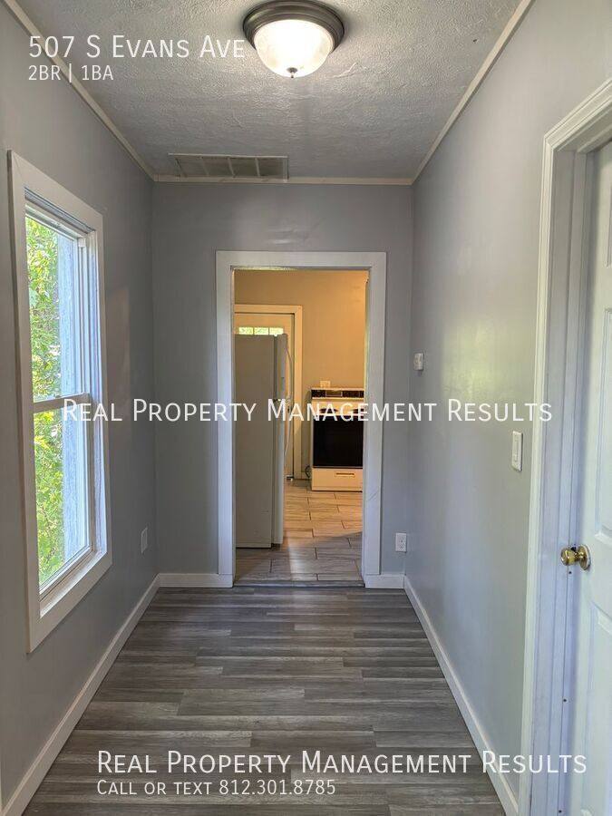 Apartment for rent at 507 S Evans Ave #B, Evansville, IN 47713