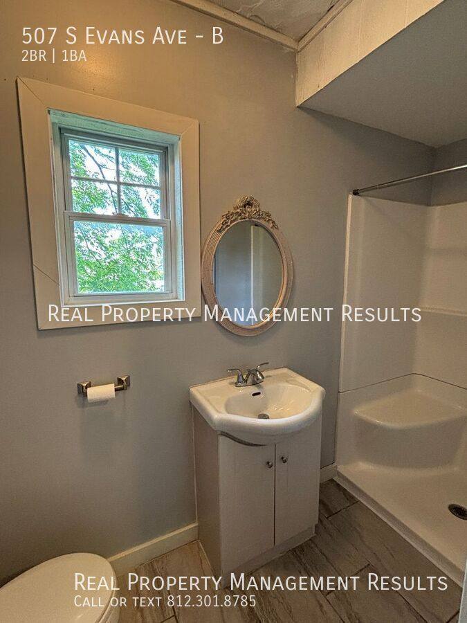 Apartment for rent at 507 S Evans Ave #B, Evansville, IN 47713