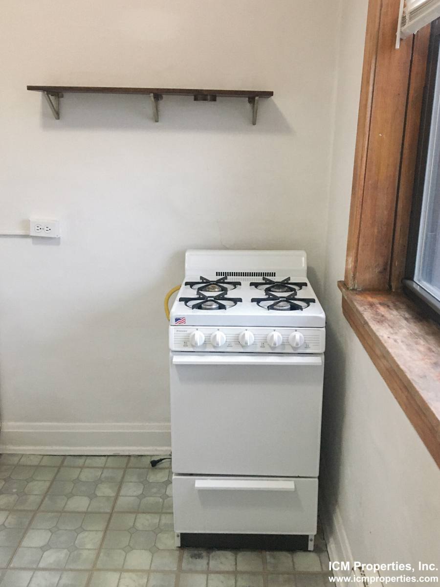 Apartment for rent at 2876 N Clark St #3, Chicago, IL 60657