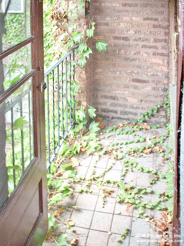 Apartment for rent at 2876 N Clark St #3, Chicago, IL 60657