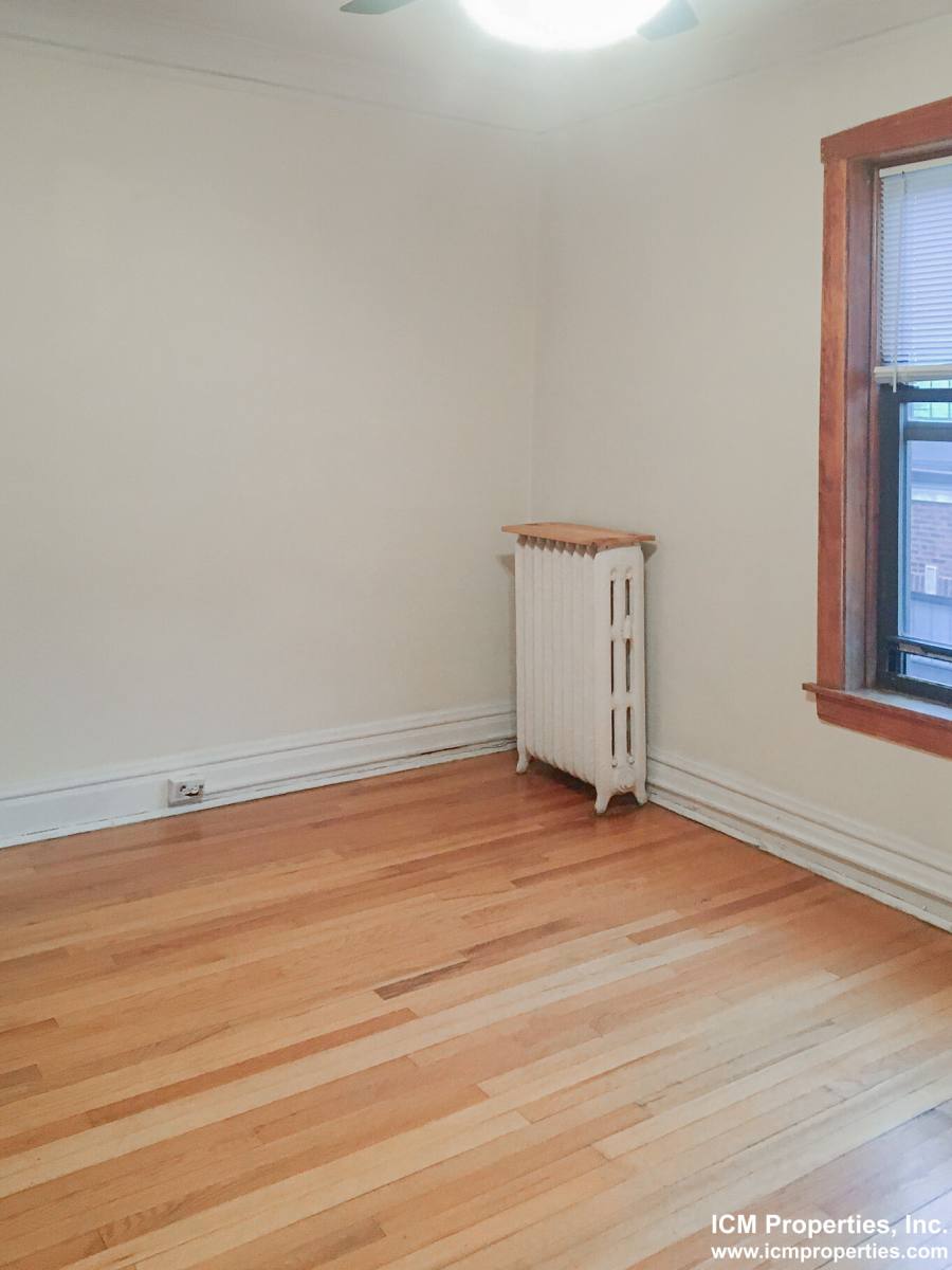 Apartment for rent at 2876 N Clark St #3, Chicago, IL 60657