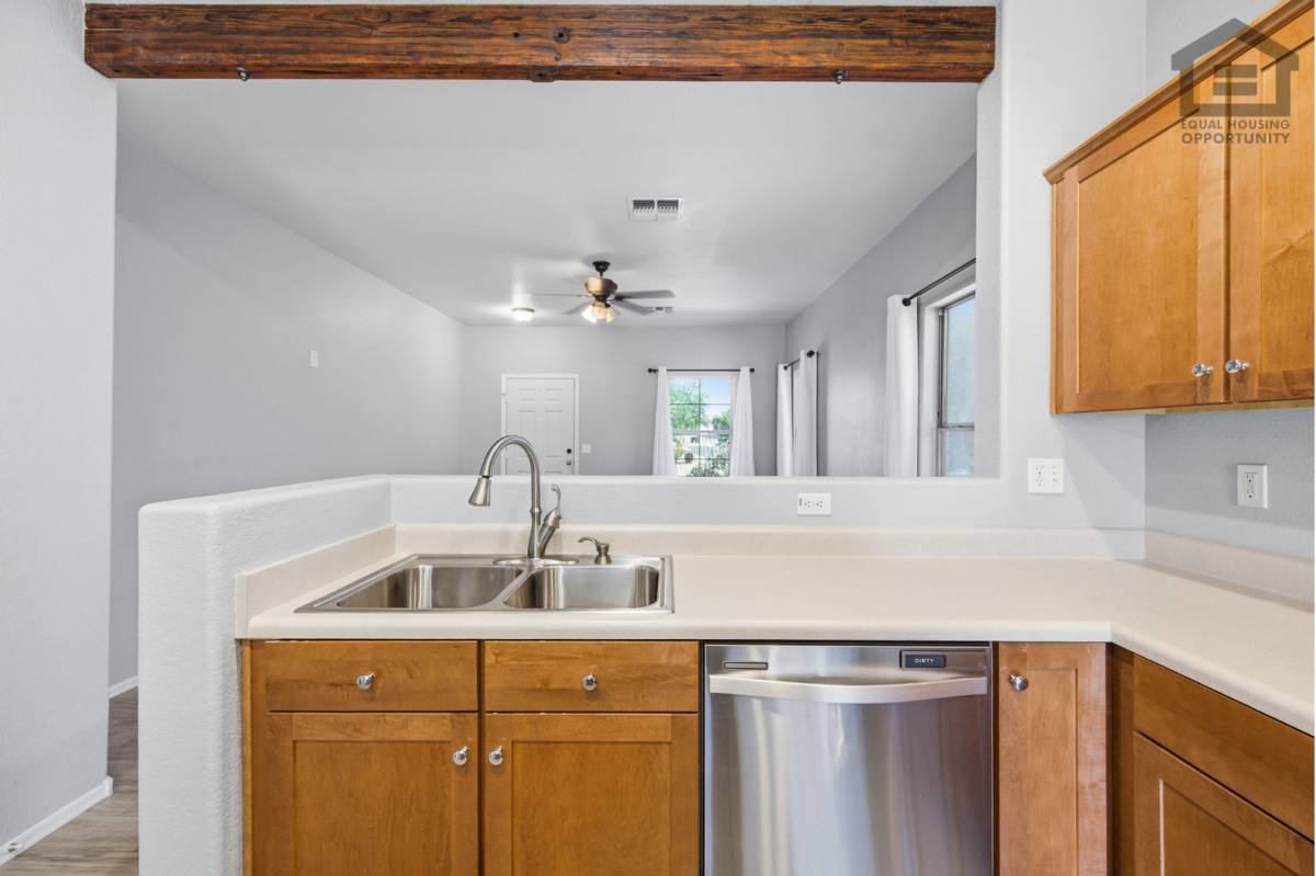 House for rent at 1328 S Bridgegate Dr, Gilbert, AZ 85296