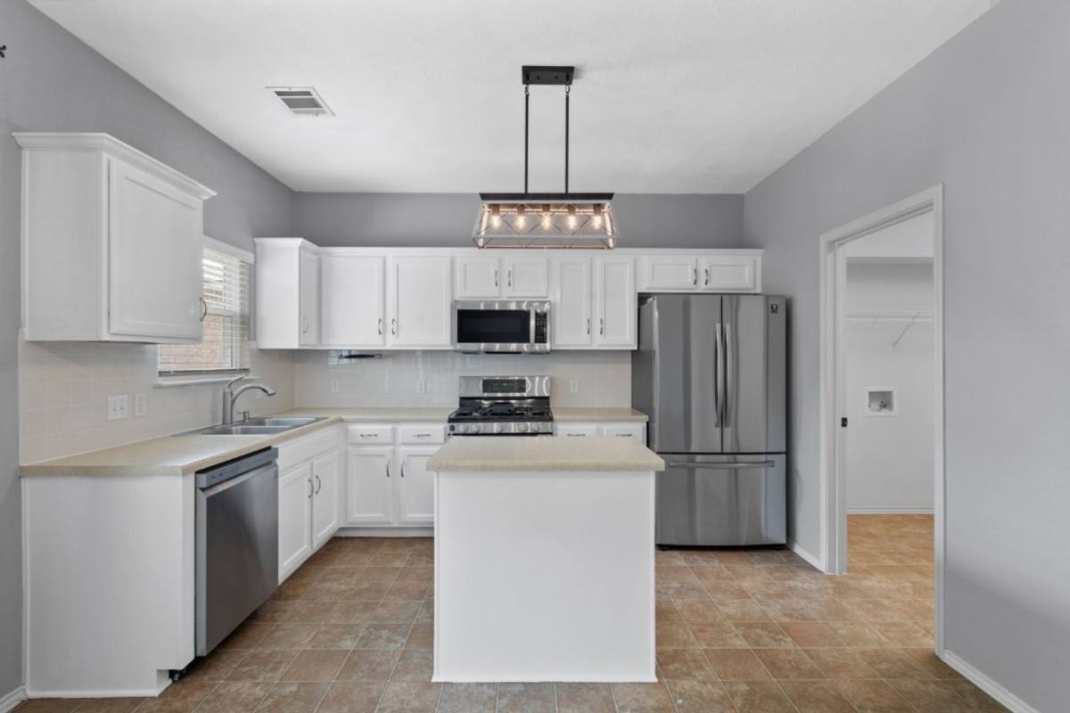 House for rent at 2704 Greenlee Dr, Leander, TX 78641