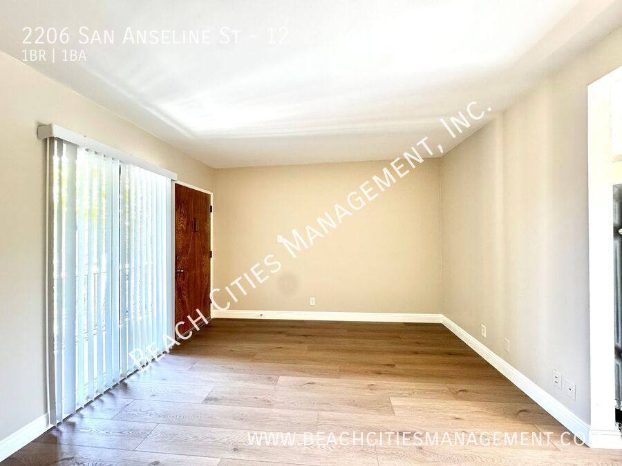 Apartment for rent at 2206 San Anseline St #12, Long Beach, CA 90815