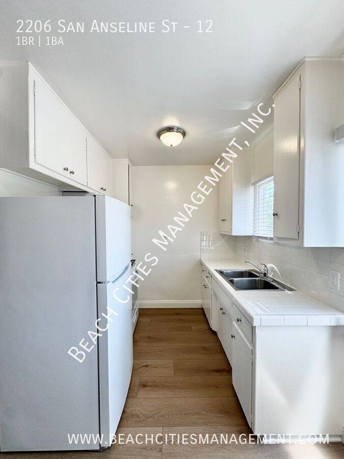 Apartment for rent at 2206 San Anseline St #12, Long Beach, CA 90815