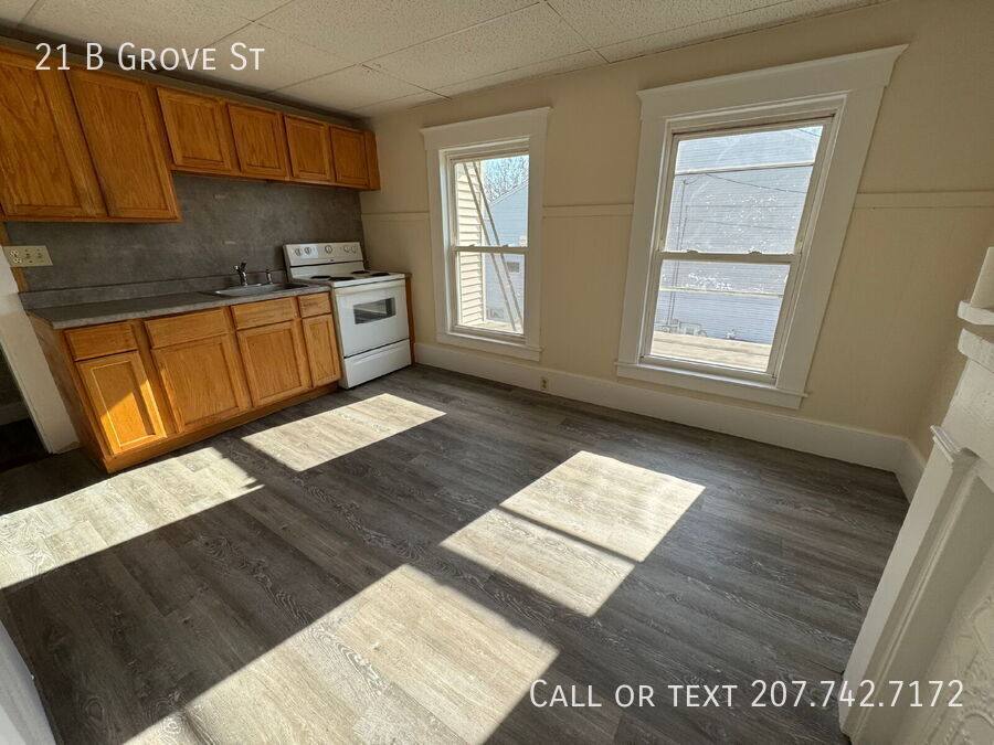 Apartment for rent at 21 B Grove St, Dover, NH 03820
