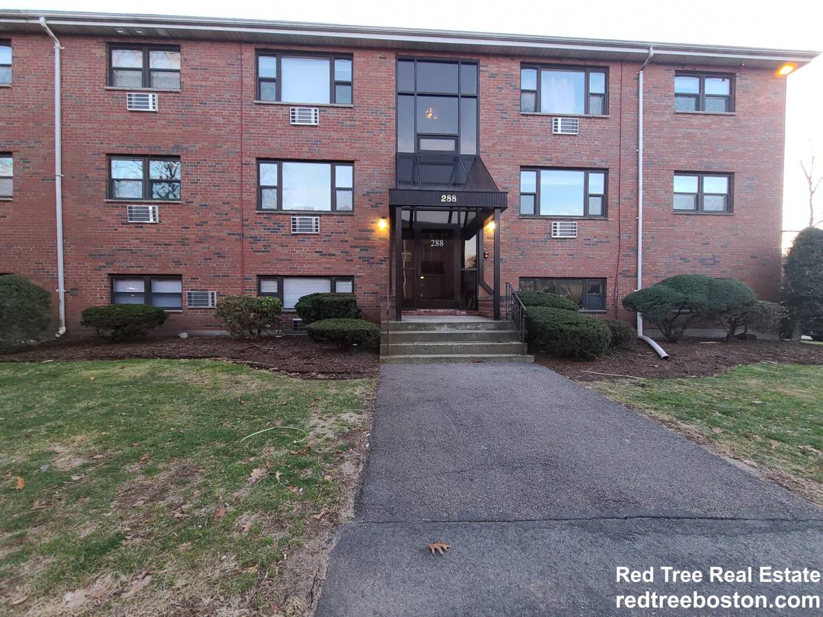 Apartment for rent at 288 Grove St #7, Auburndale, MA 02466