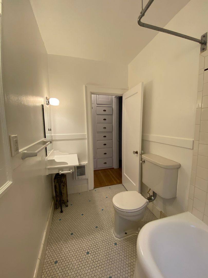 Apartment for rent at 2235 NW Johnson St, Portland, OR 97210
