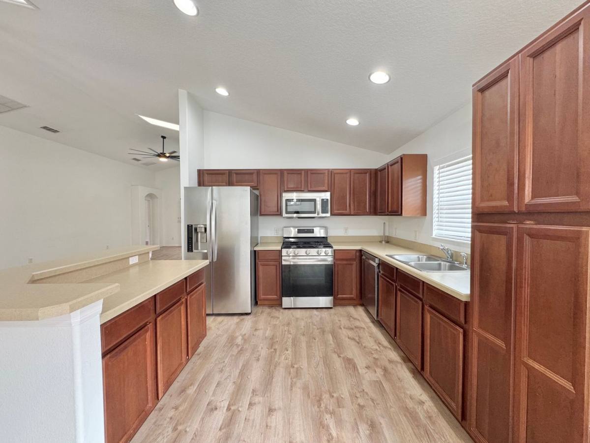 House for rent at 502 Viola Dr, Davenport, FL 33837
