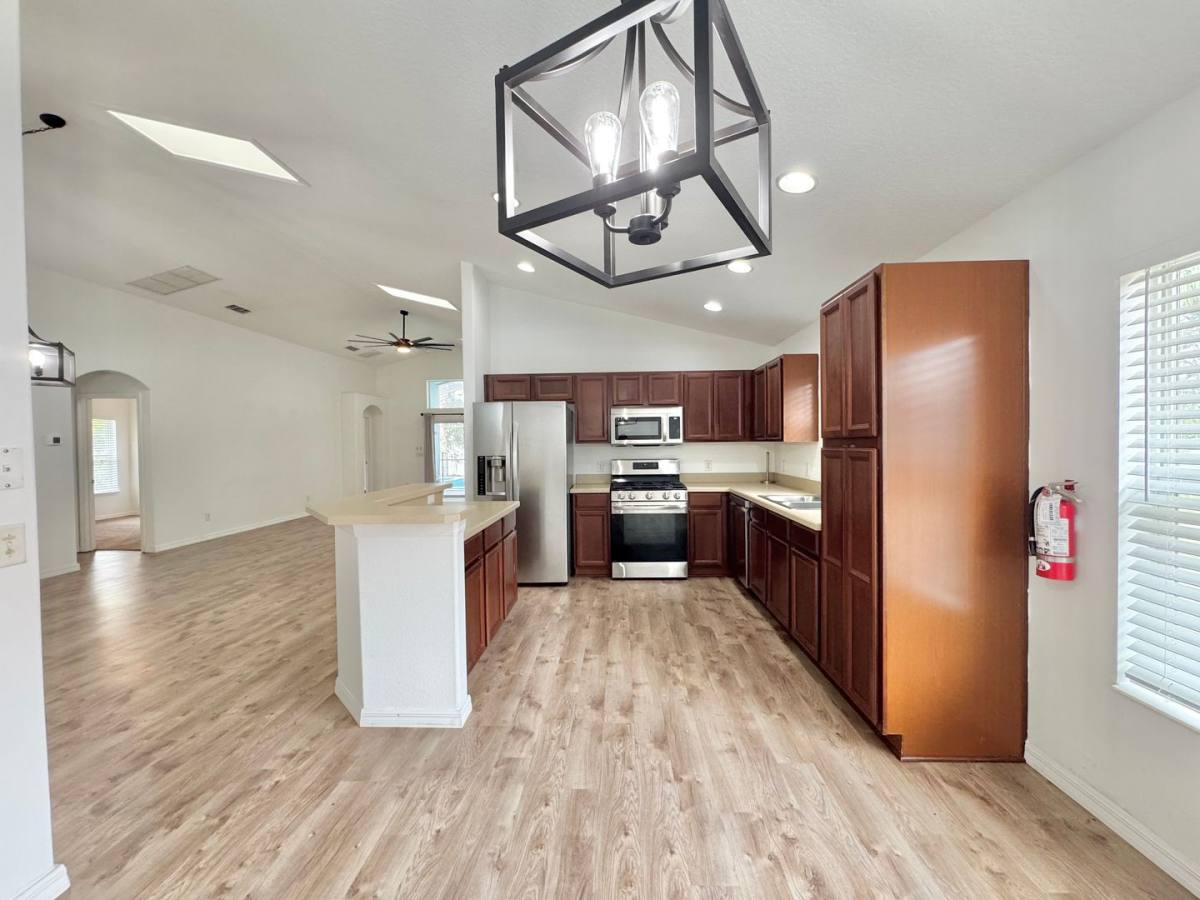 House for rent at 502 Viola Dr, Davenport, FL 33837