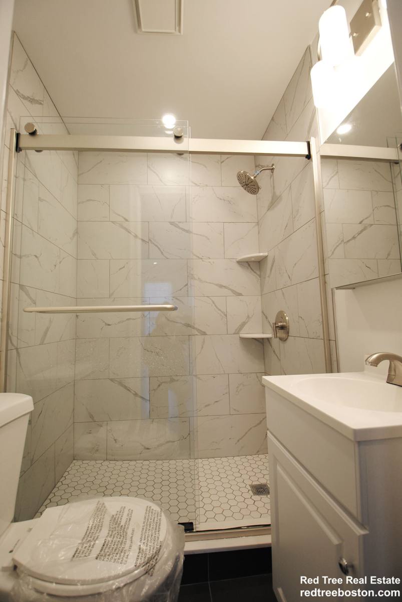 Apartment for rent at 225 Newbury St #3R, Boston, MA 02116