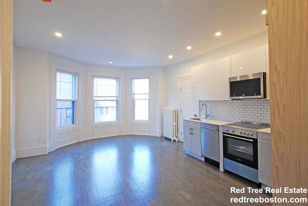 Apartment for rent at 225 Newbury St #3R, Boston, MA 02116