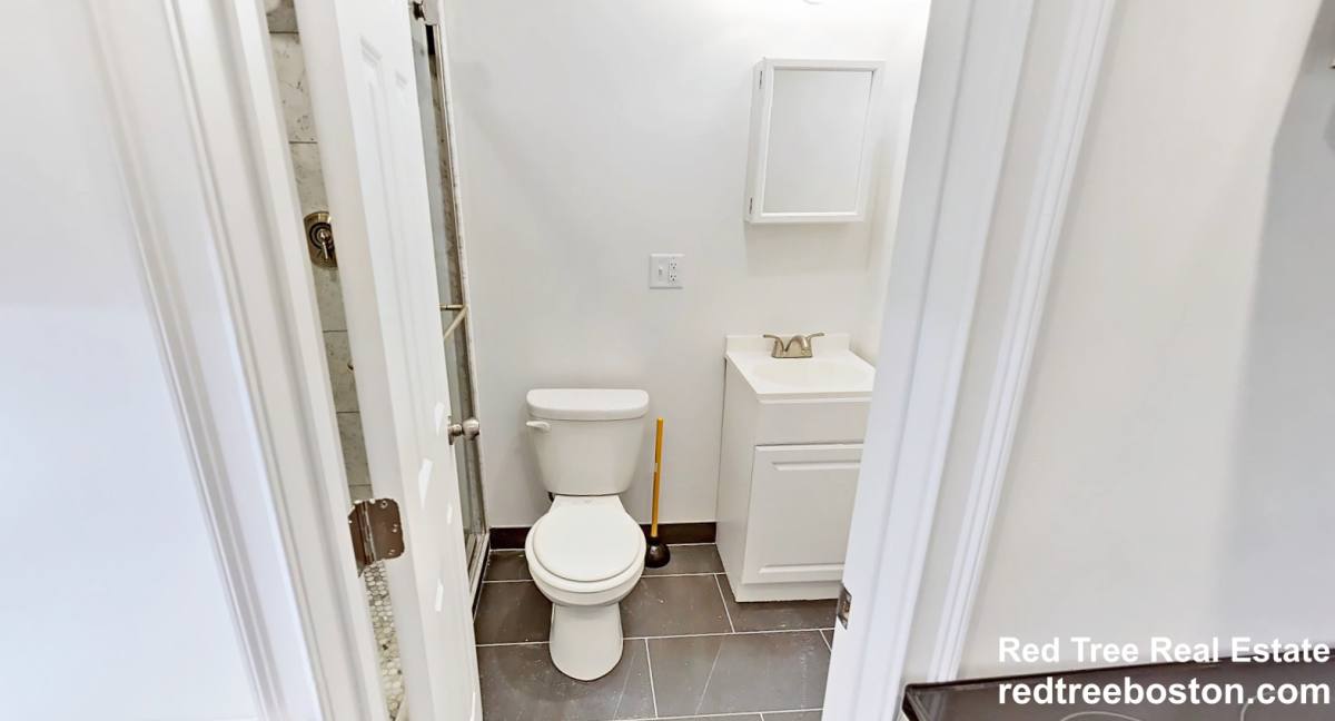 Apartment for rent at 270 Newbury St #2, Boston, MA 02116
