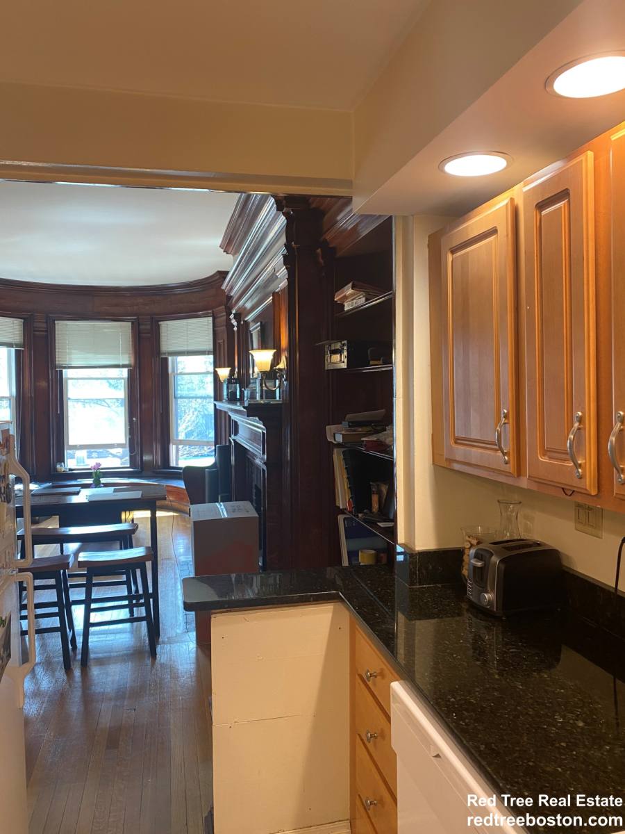 Apartment for rent at 379 Commonwealth Ave #6, Boston, MA 02115