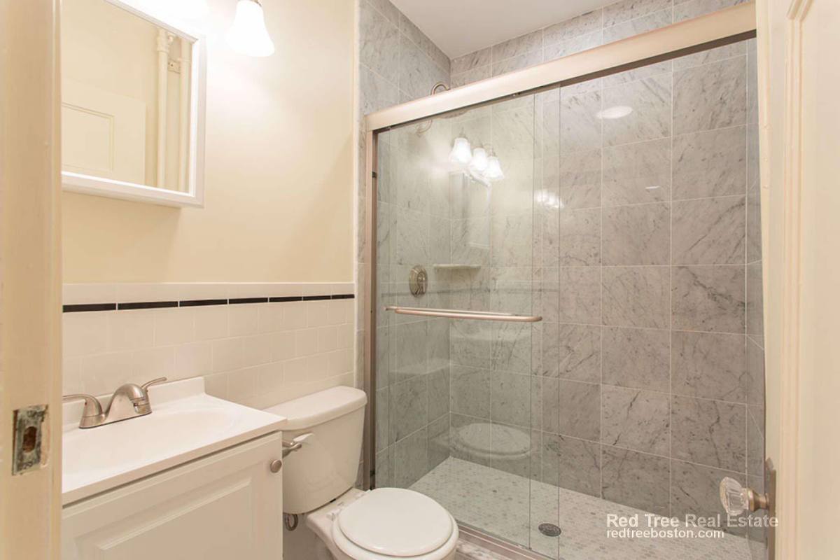 Apartment for rent at 379 Commonwealth Ave #6, Boston, MA 02115