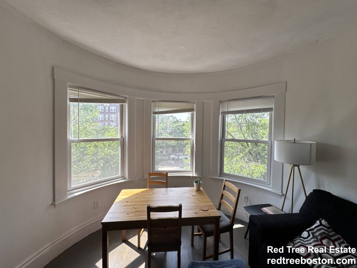 Apartment for rent at 1406 Beacon St #3, Brookline, MA 02446