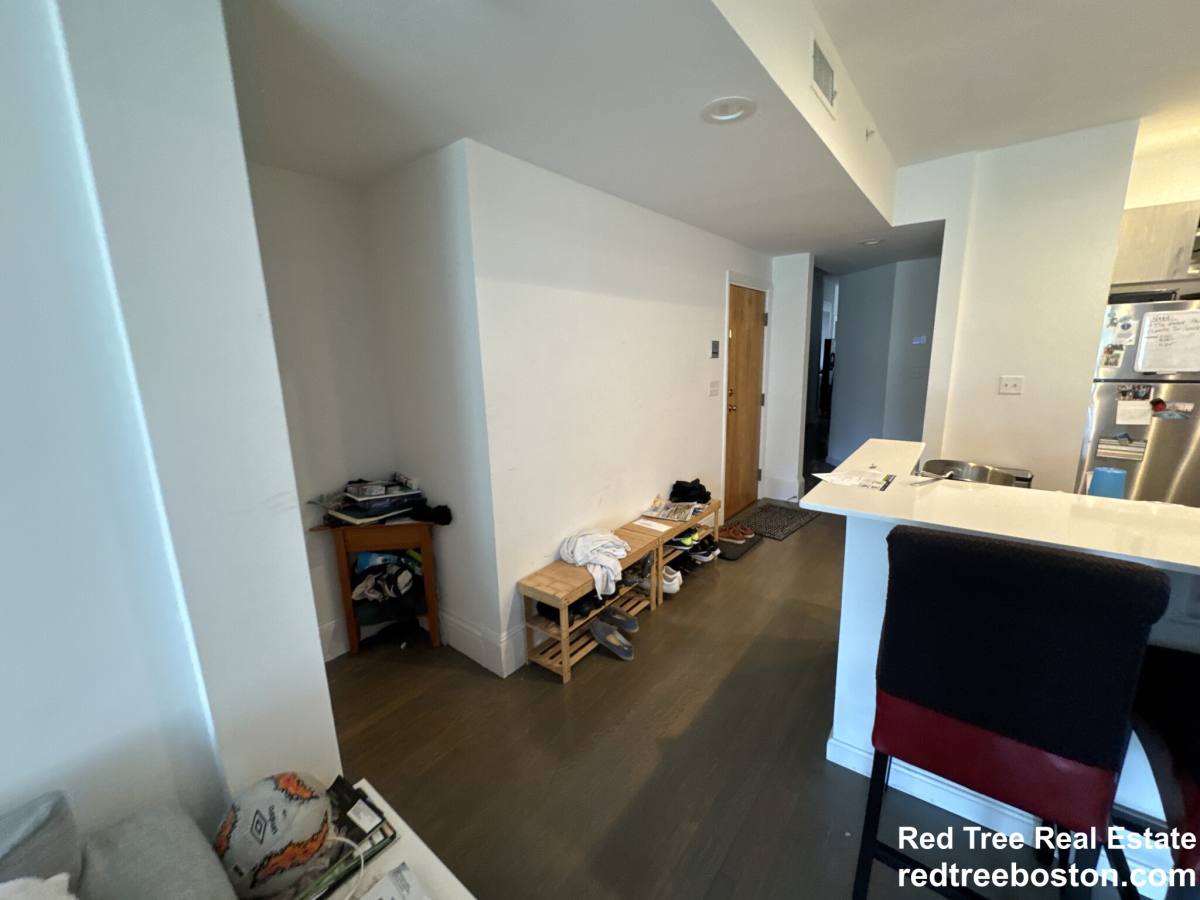 Apartment for rent at 1406 Beacon St #3, Brookline, MA 02446