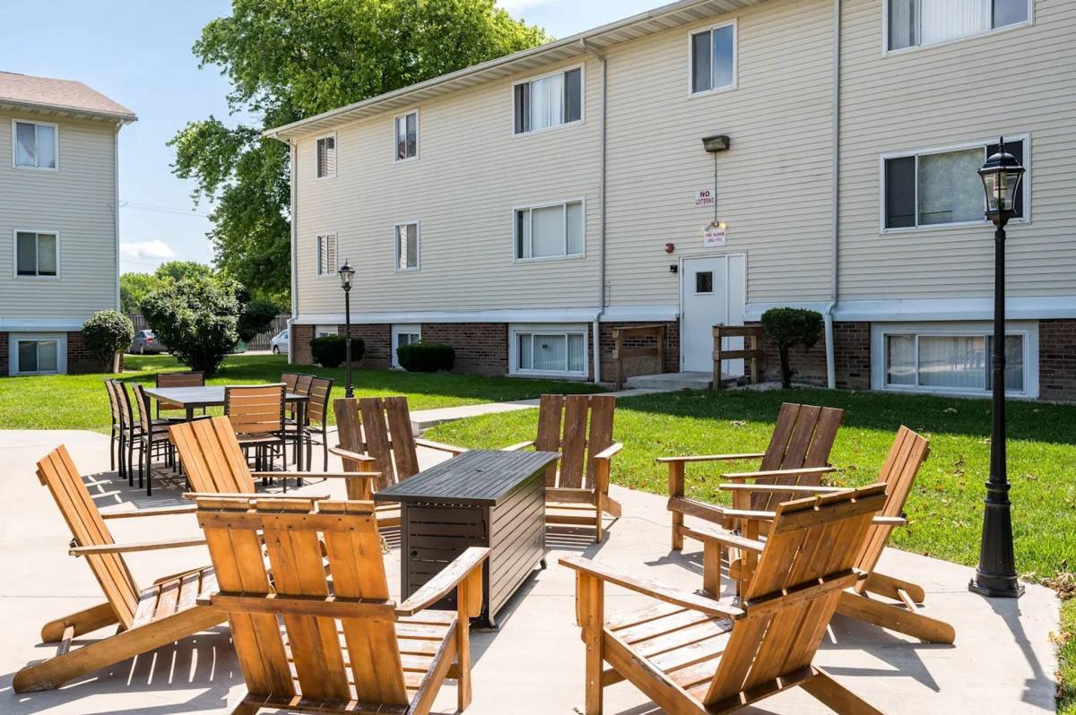 Apartment for rent at 305 Dickinson Rd, Springfield, IL 62704