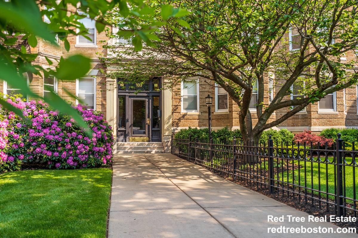 Apartment for rent at 105 Queensberry St #3, Boston, MA 02215