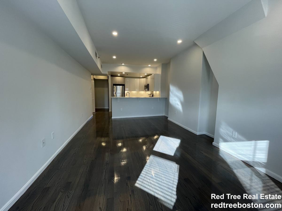 Apartment for rent at 1406 Beacon St #4, Brookline, MA 02446